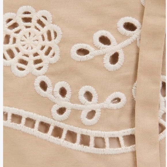 Moon River Eyelet Khaki crop top juniors size L - Picture 4 of 8